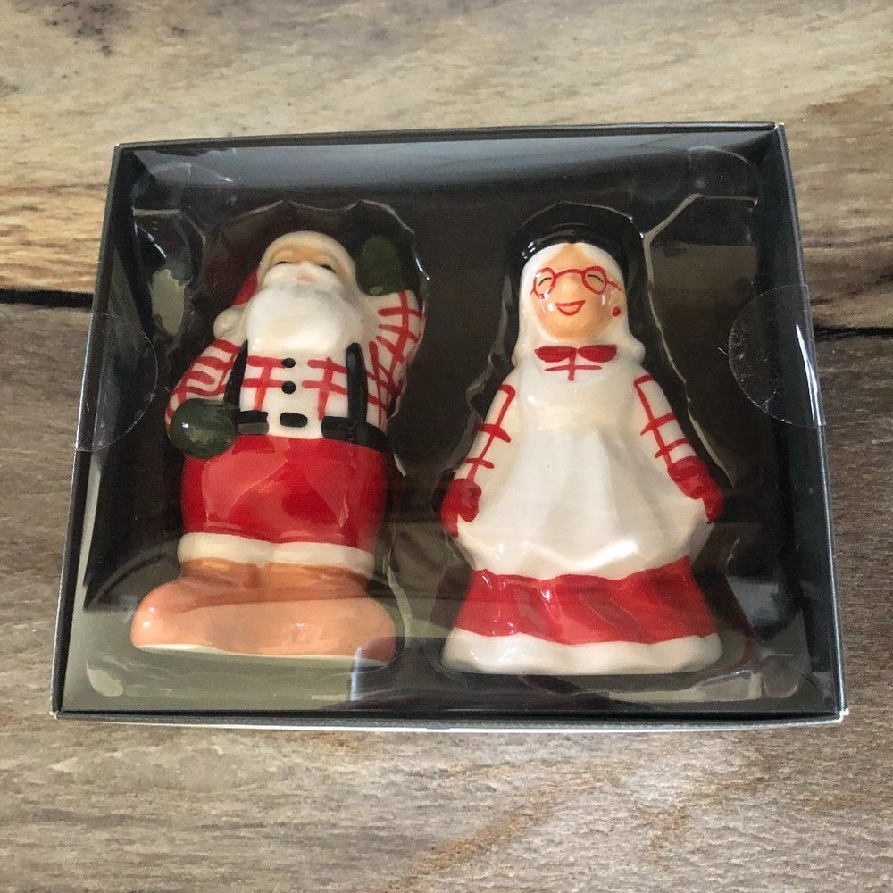 THRESHOLD MR AND MRS CLAUS SALT AND PEPPER SHAKER SET EARTHENWARE NEW IN BOX